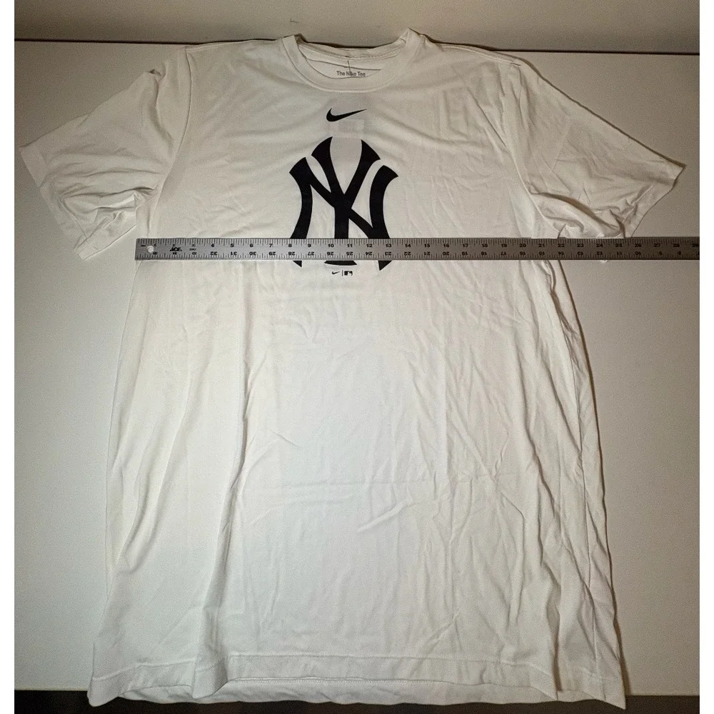 Nike Dri-Fit NY Yankees T-Shirt | NWT | White | XL
